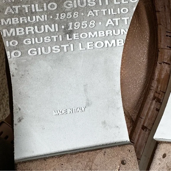 AGL Women's Gold Leather Oxford Shoes Sz 40/9.5 - Picture 13 of 13